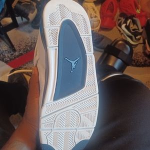 Jordan 4s Columbia
